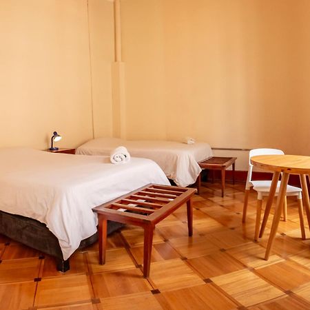 Hostal R10 โบโกตา ภายนอก รูปภาพ