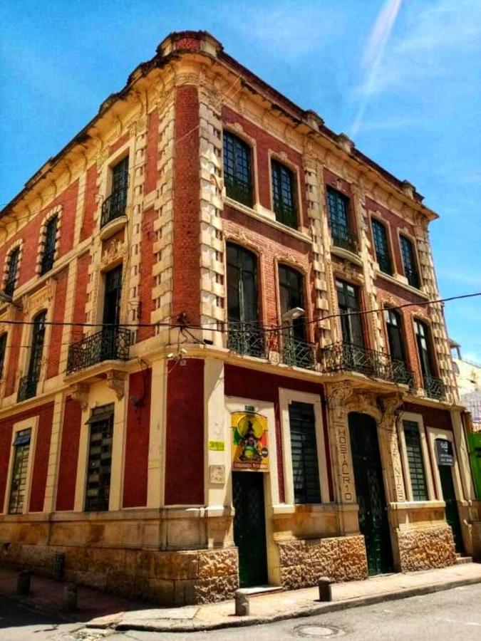 Hostal R10 โบโกตา ภายนอก รูปภาพ