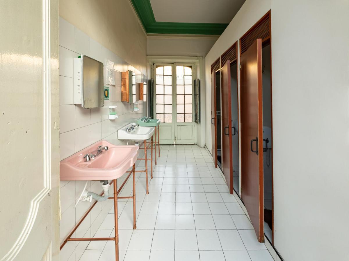 Hostal R10 โบโกตา ภายนอก รูปภาพ