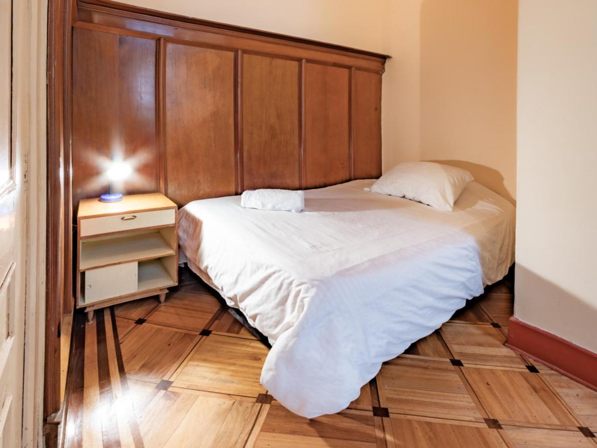 Hostal R10 โบโกตา ภายนอก รูปภาพ