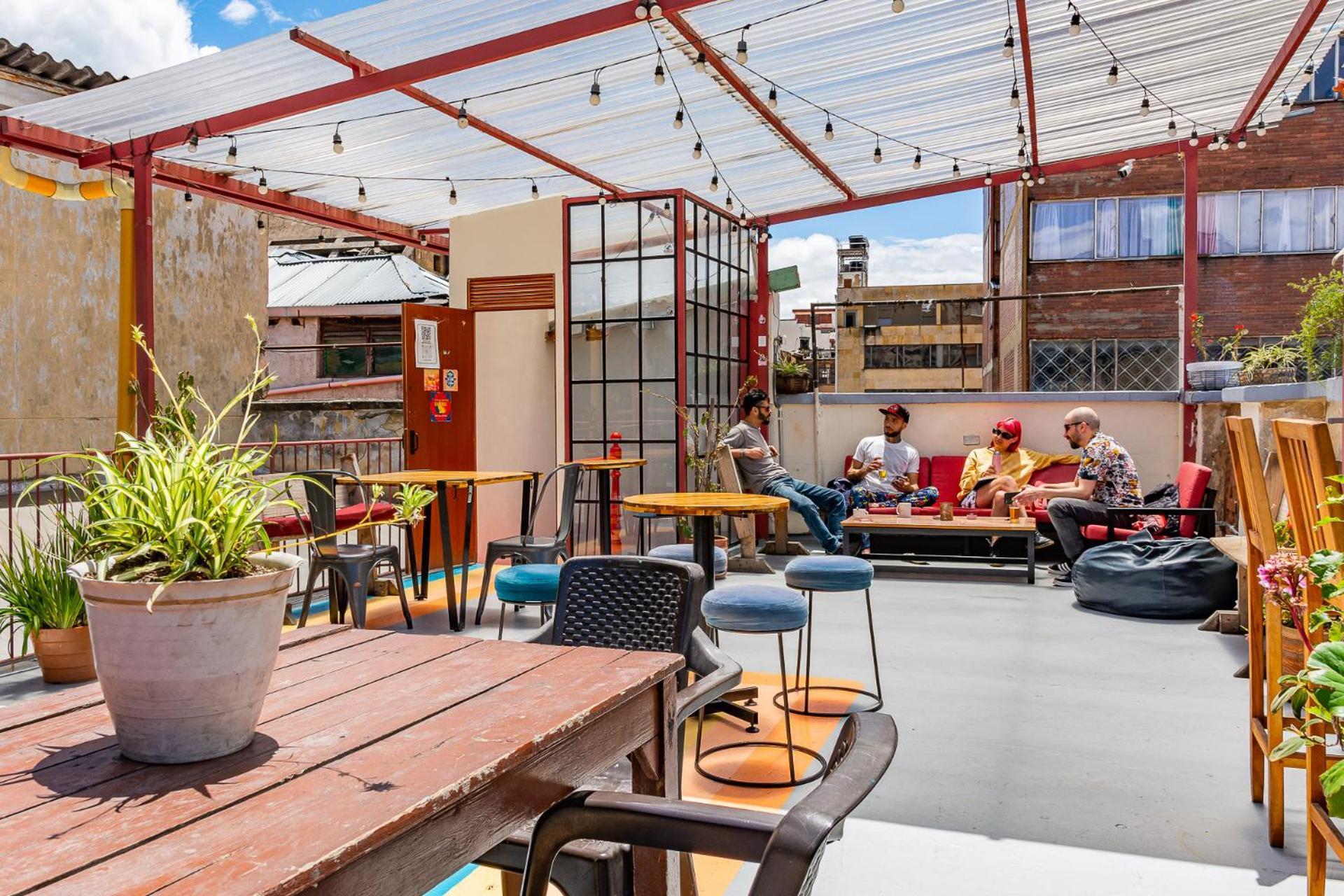 Hostal R10 โบโกตา ภายนอก รูปภาพ