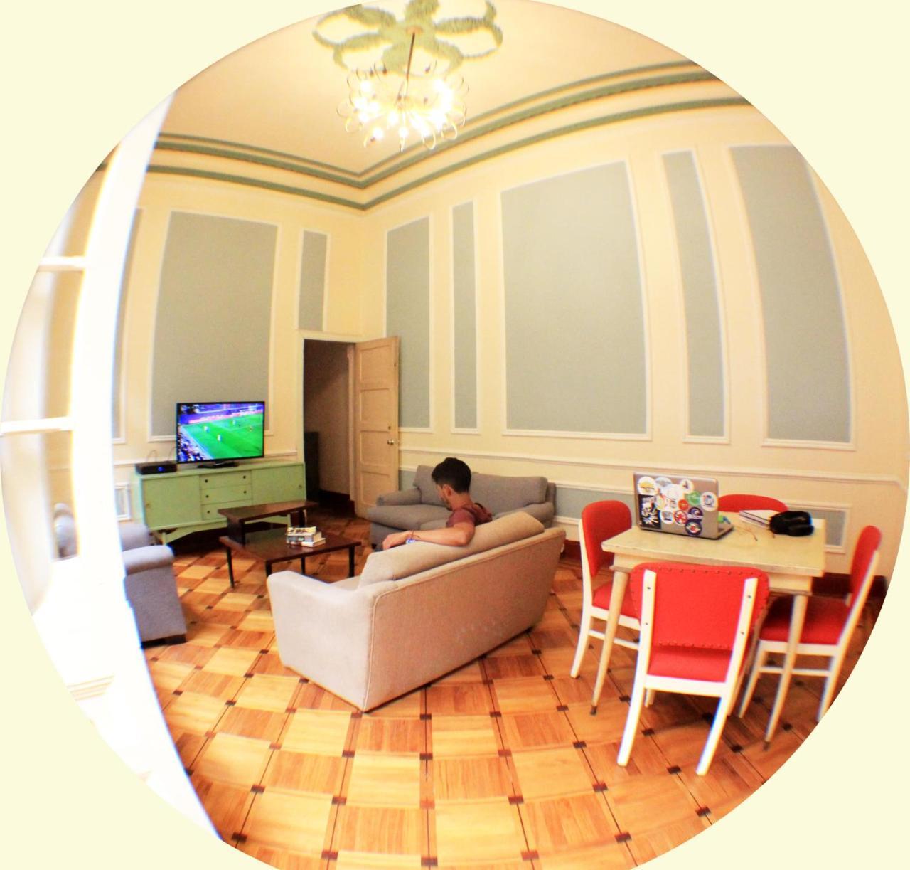 Hostal R10 โบโกตา ภายนอก รูปภาพ