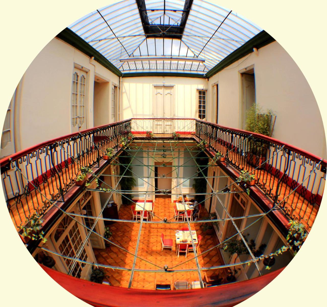 Hostal R10 โบโกตา ภายนอก รูปภาพ