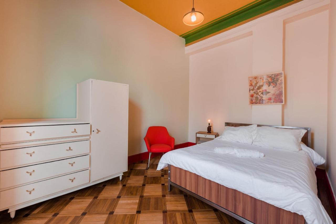 Hostal R10 โบโกตา ภายนอก รูปภาพ