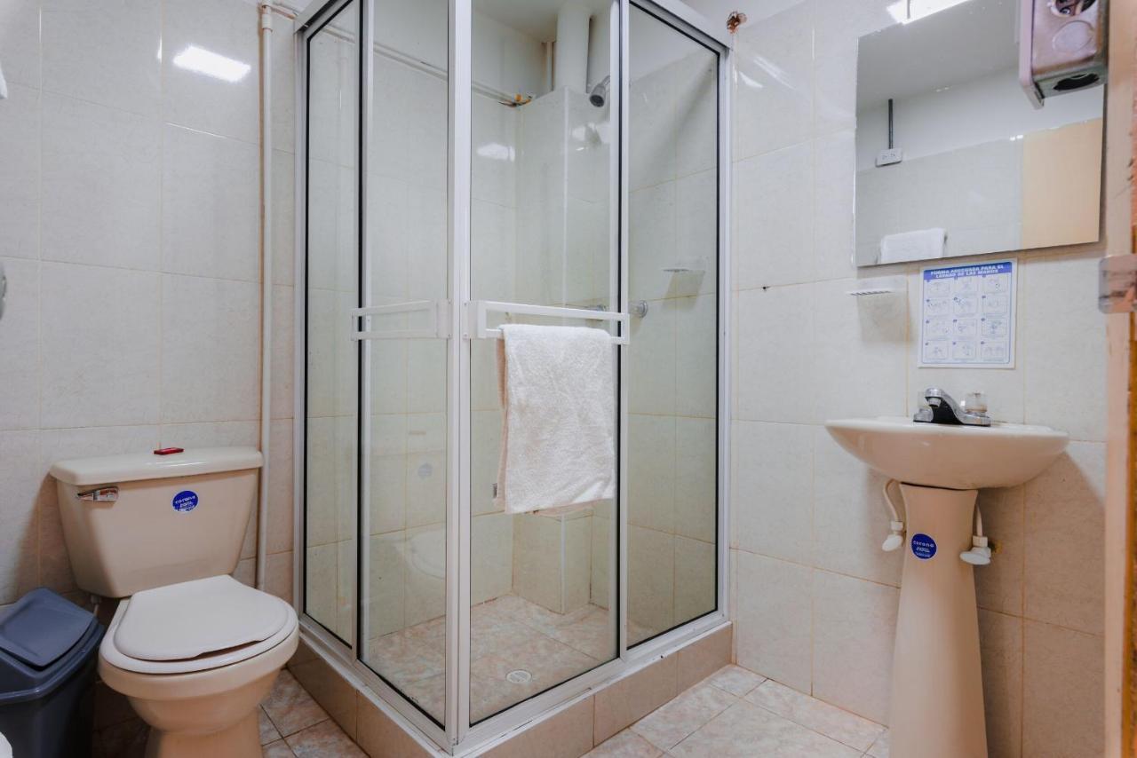 Hostal R10 โบโกตา ภายนอก รูปภาพ